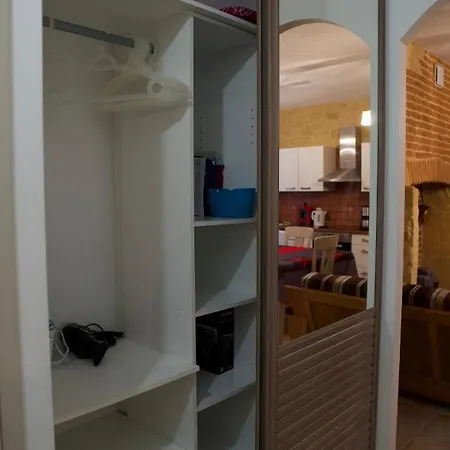 Gloria Location 아파트 *